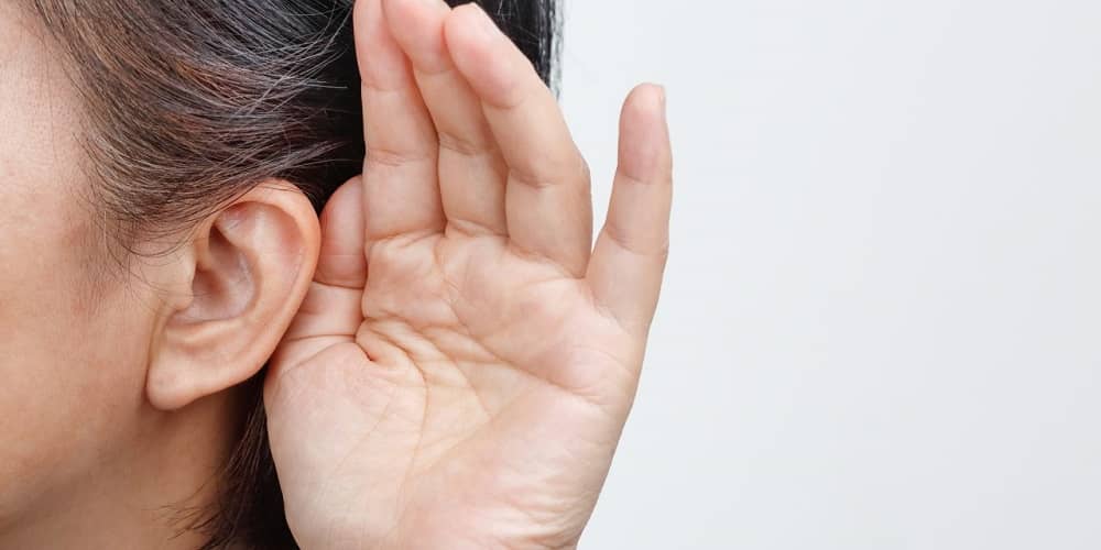 انواع کم شنوایی و نشانه های کم شنوایی 